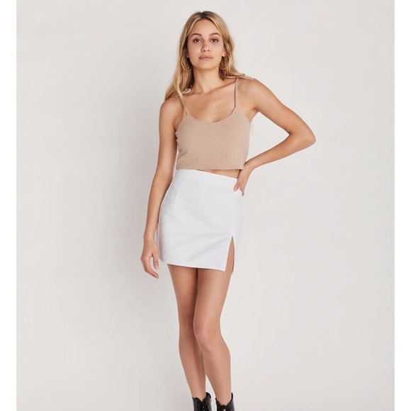 Backyard Roses Betty Cropped Tank - Picture 5 of 5